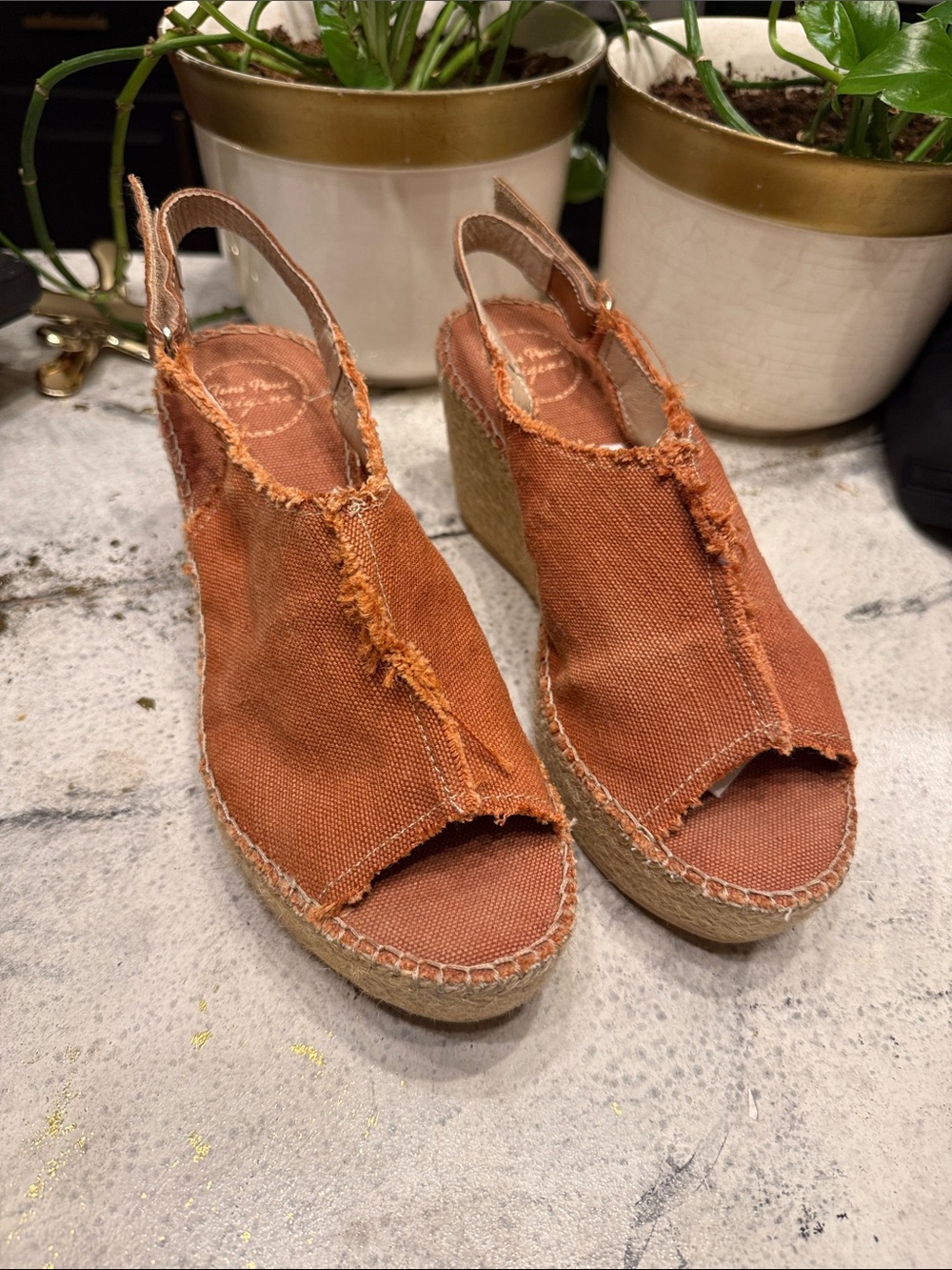 Toni Pons rust frayed edges espadrilles size 39/8